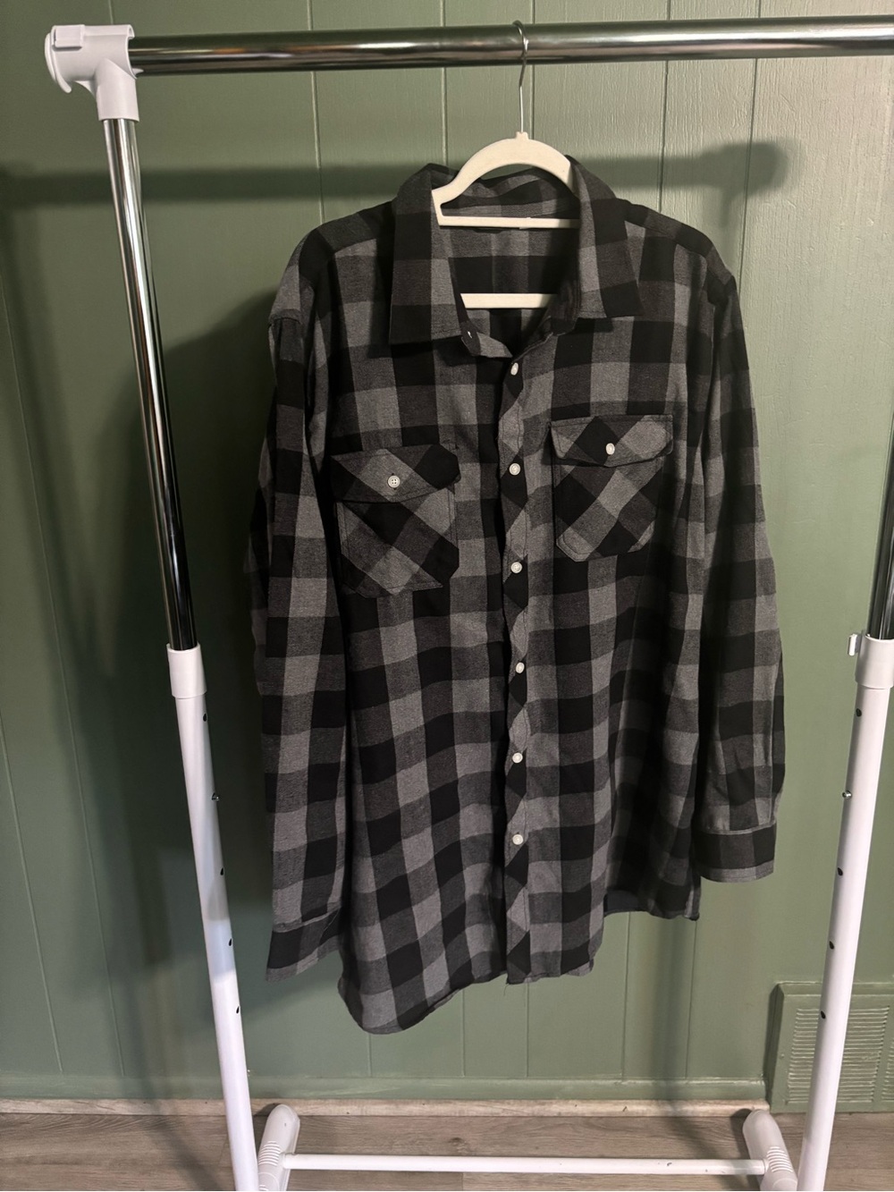 Amazon Men's Black & Gray Plaid Button-Down Shirt